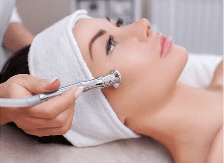 Relaxing beauty treatment session