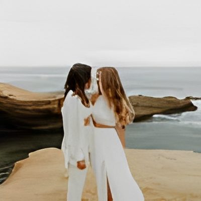 Romantic moment on cliffside